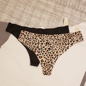 Victoria's Secret - Thong Underwear - Large